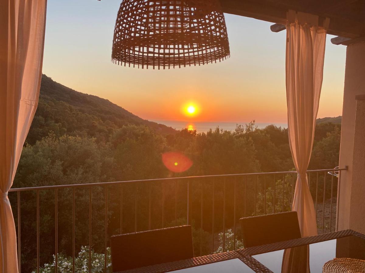 Villetta Ai Peri Nisporto Exteriör bild
